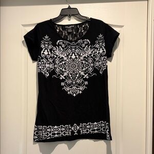 Elegant Black and White Women's Short Sleeve Top